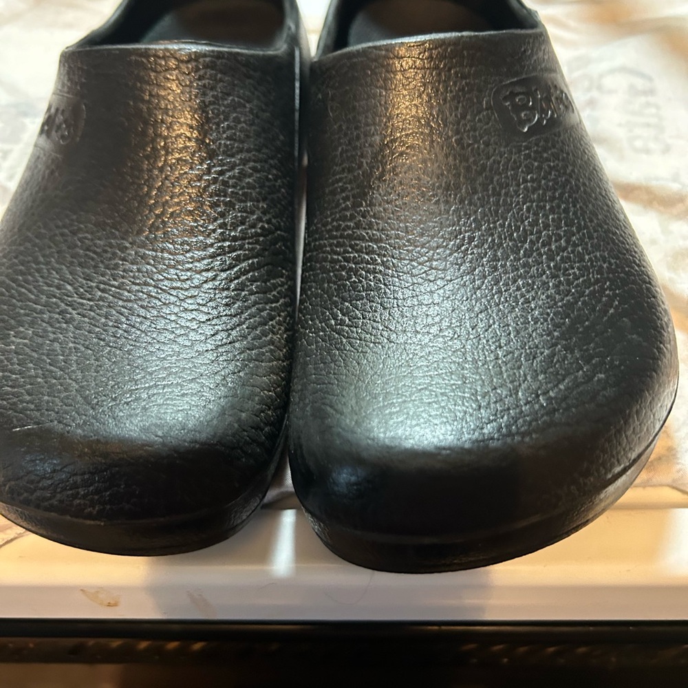 Birkenstock plastic clogs